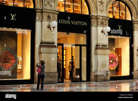 louis vuitton italia|buying louis vuitton in milan.